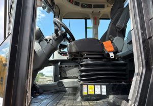 2022 Caterpillar 938M - photo 1