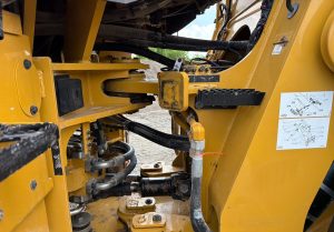2022 Caterpillar 938M - photo 1