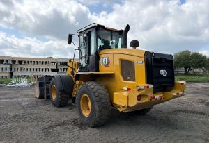 2022 Caterpillar 938M - photo 1
