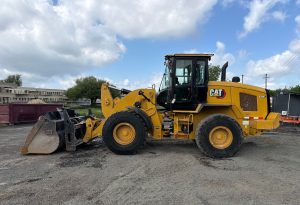 2022 Caterpillar 938M - photo 1