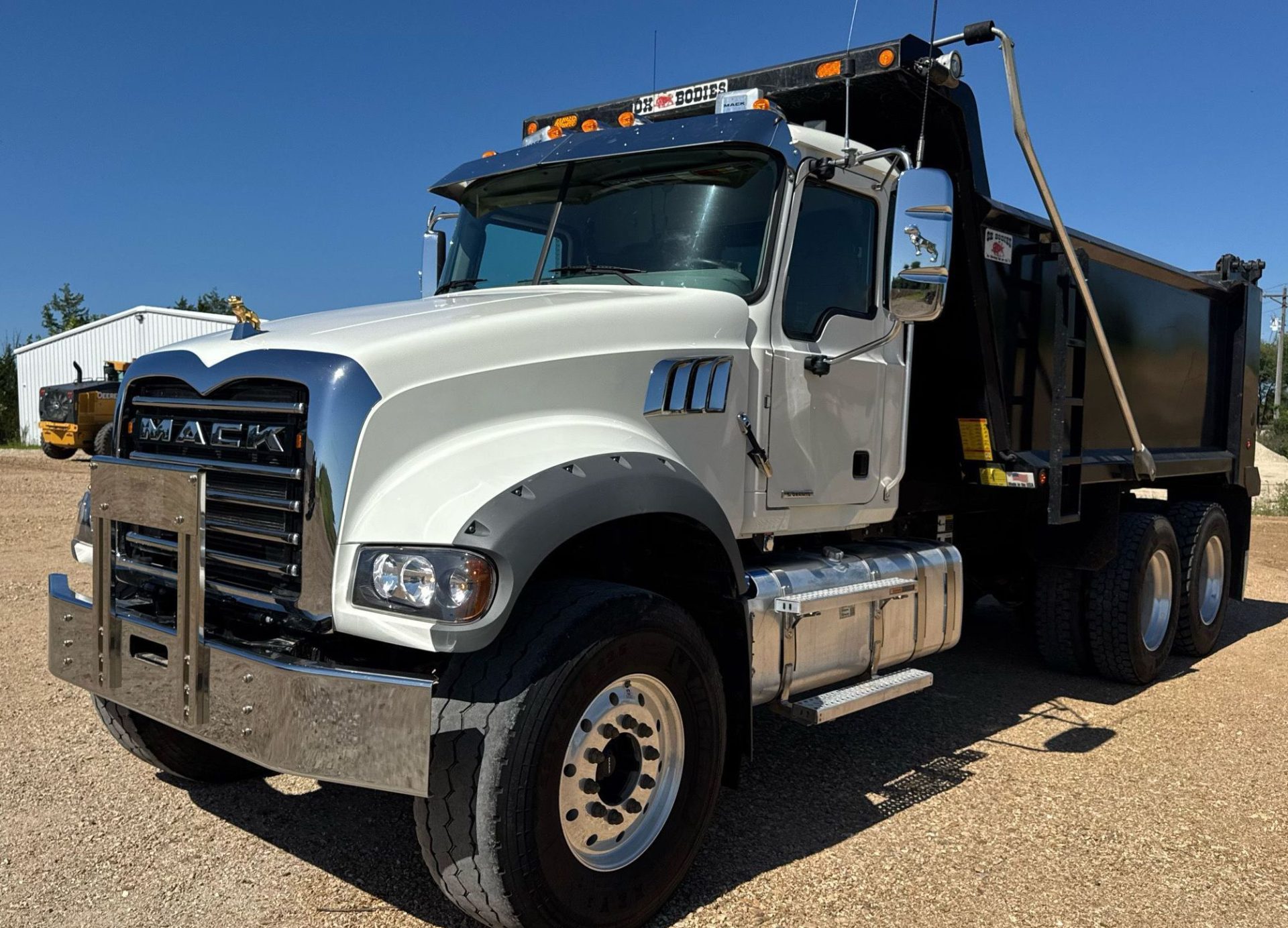 2024 Mack Granite GR64F