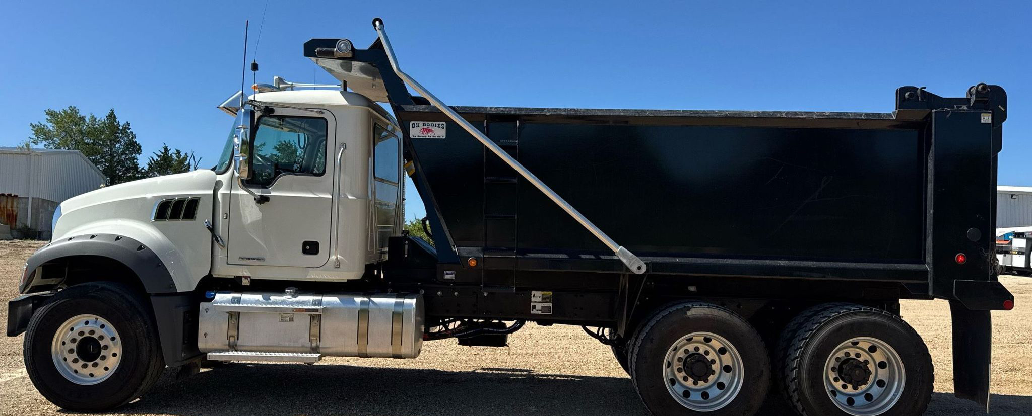 2024 Mack Granite GR64F - photo 1