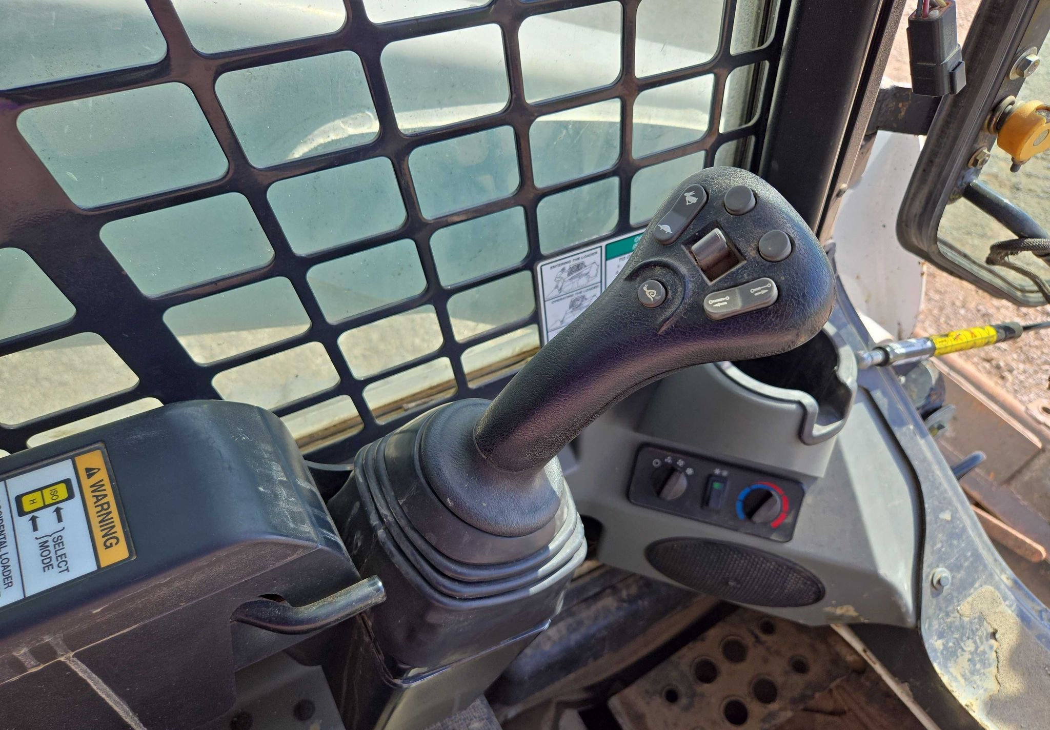 2014 Bobcat T770 - photo 1