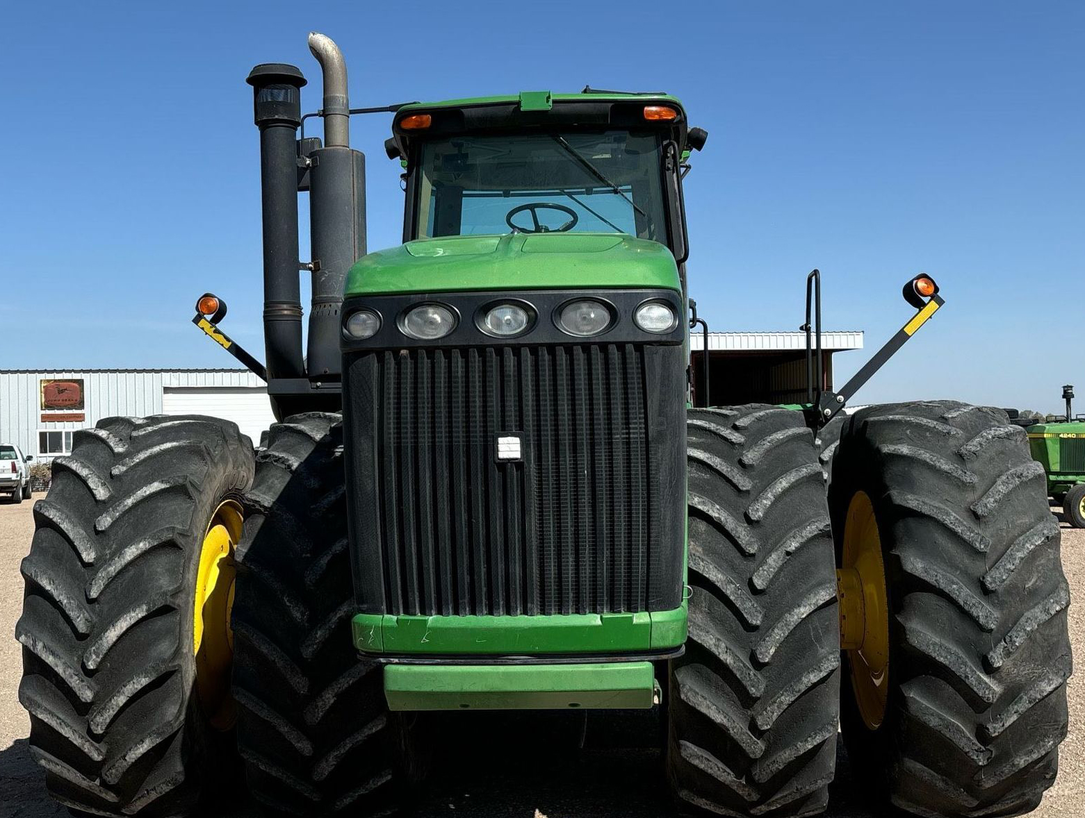 2011 John Deere 9330 - photo 1