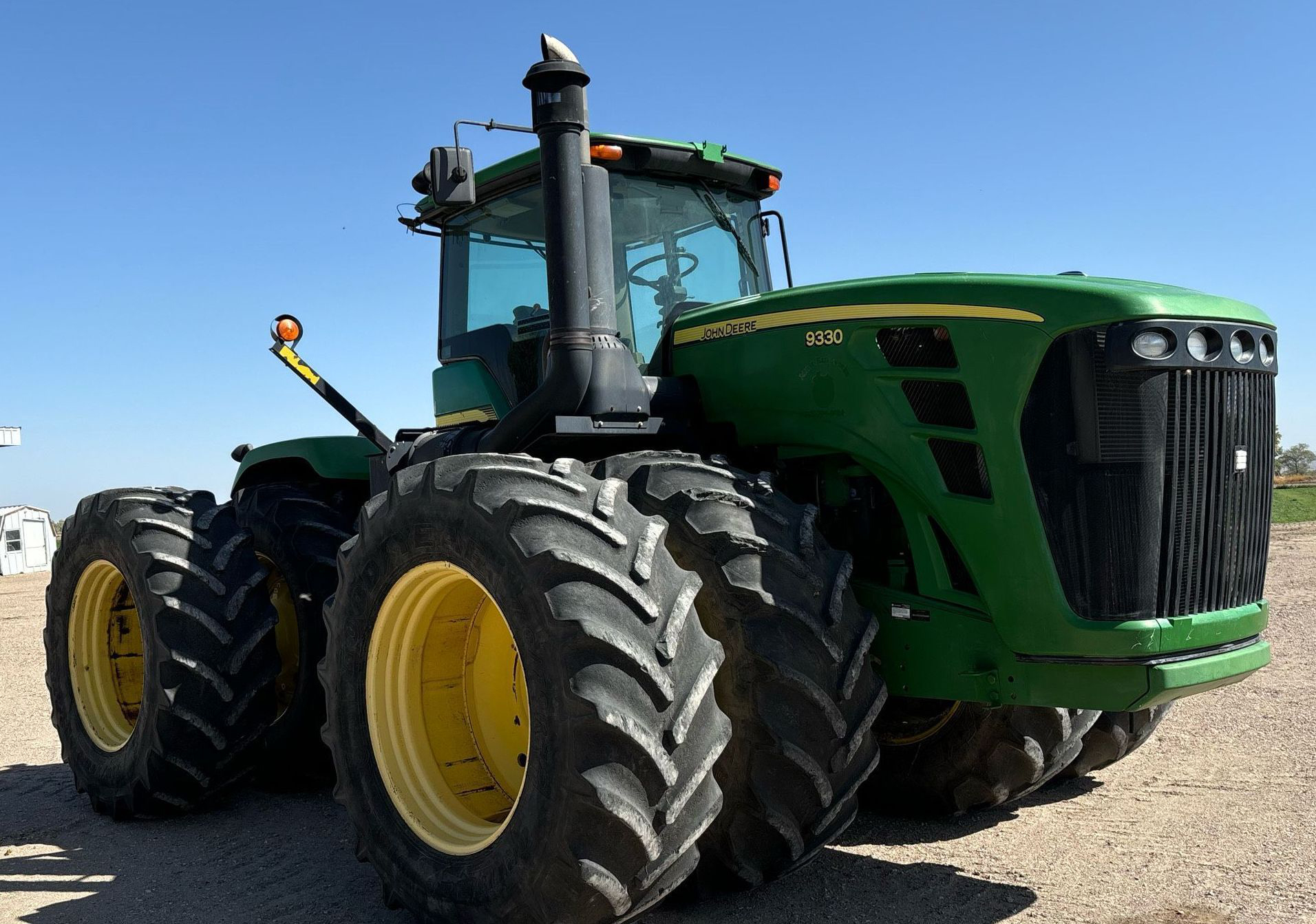 2011 John Deere 9330 - photo 1