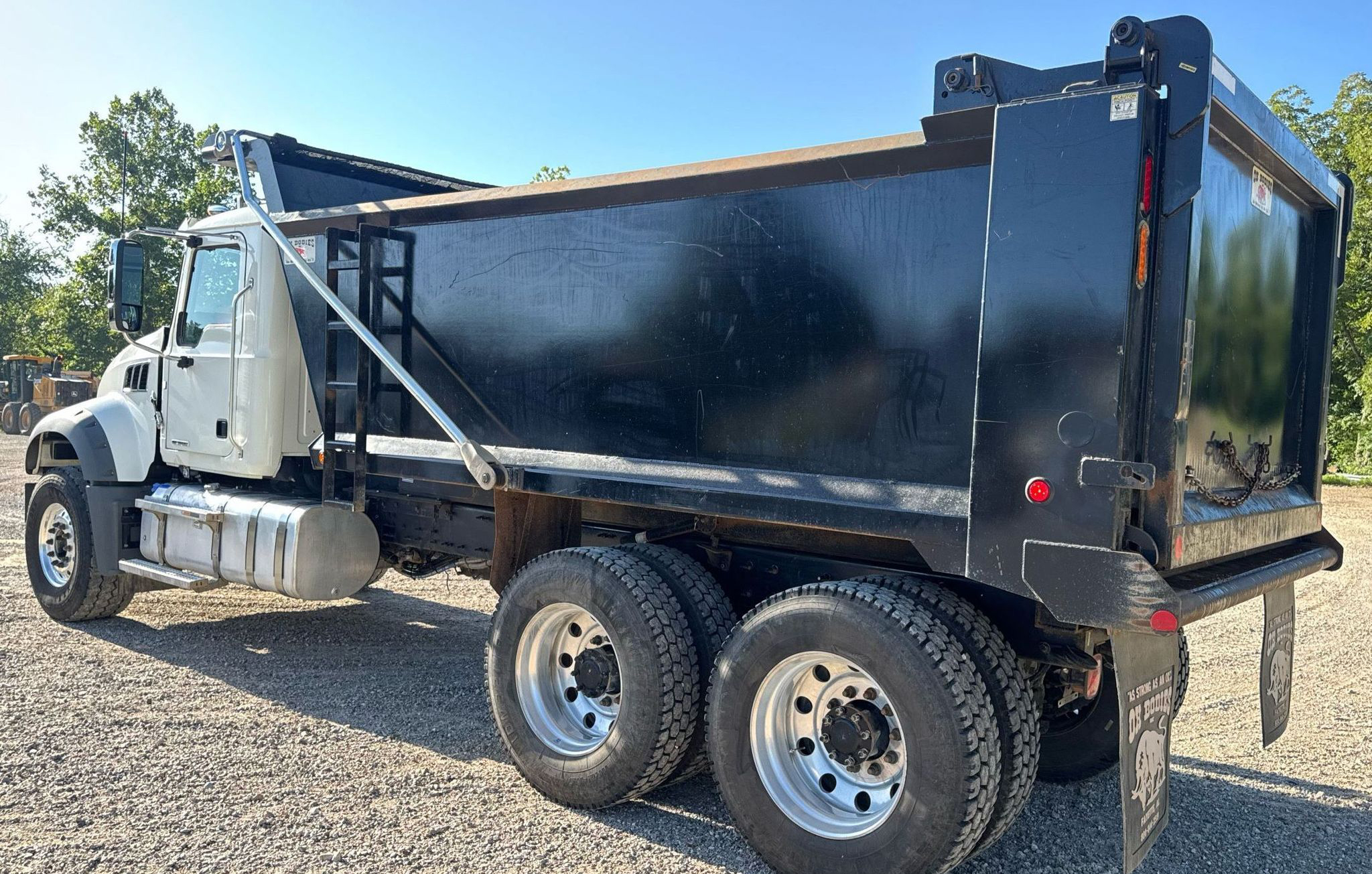 2024 Mack Granite GR64F - photo 1
