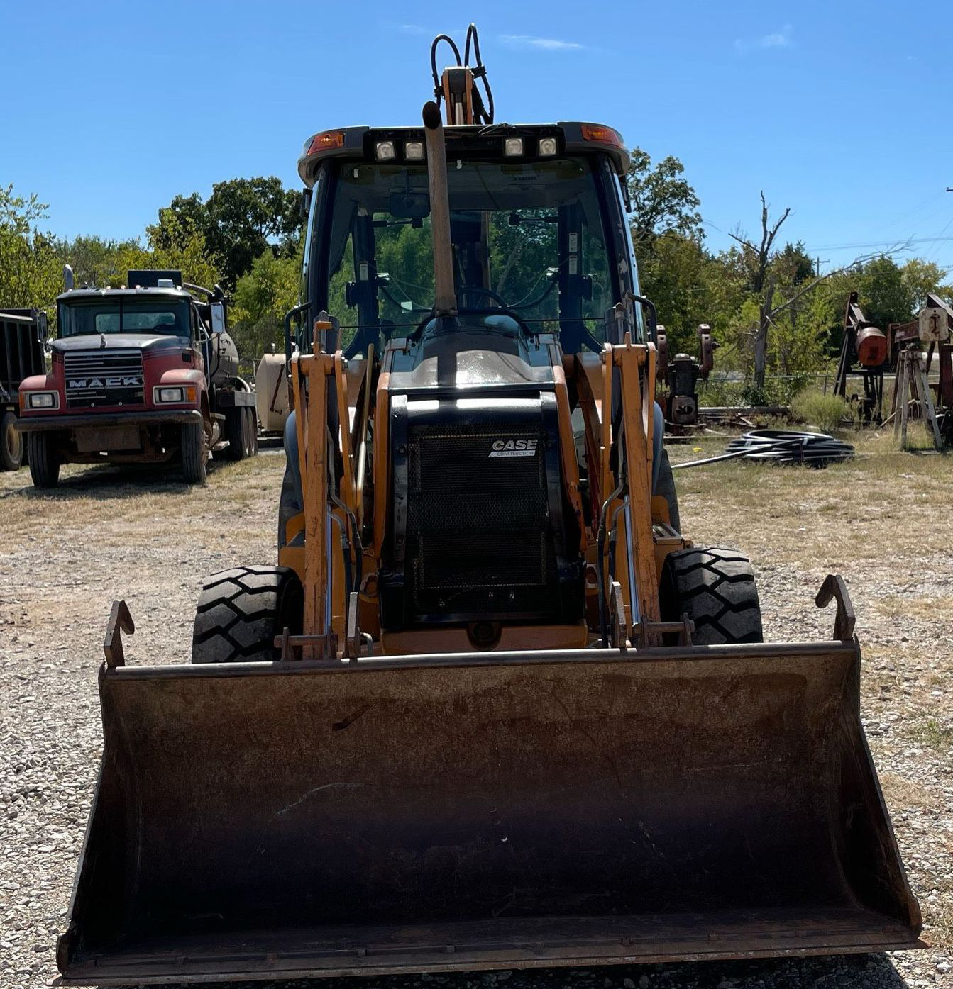 2013 Case 580N - photo 1