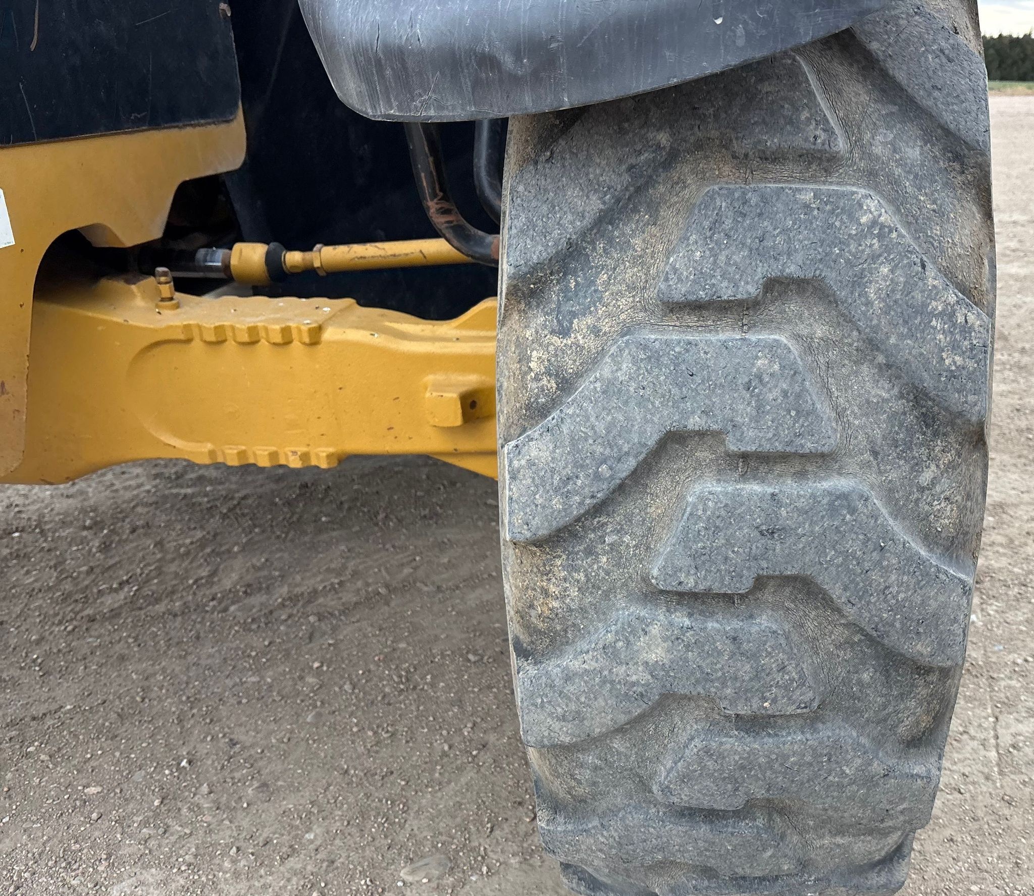 2005 Caterpillar TH220B - photo 1