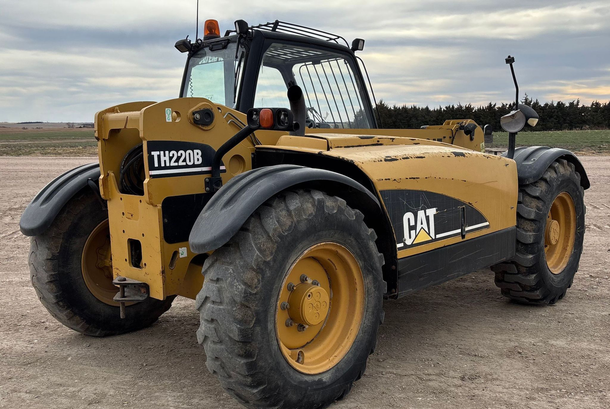 2005 Caterpillar TH220B - photo 1