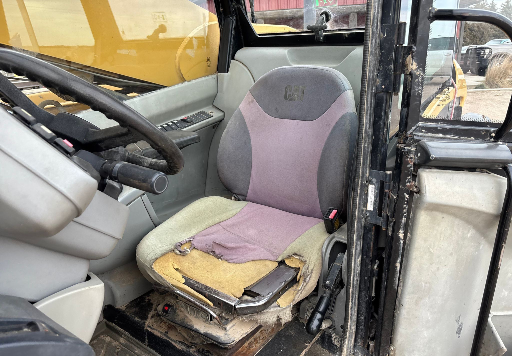 2005 Caterpillar TH220B - photo 1