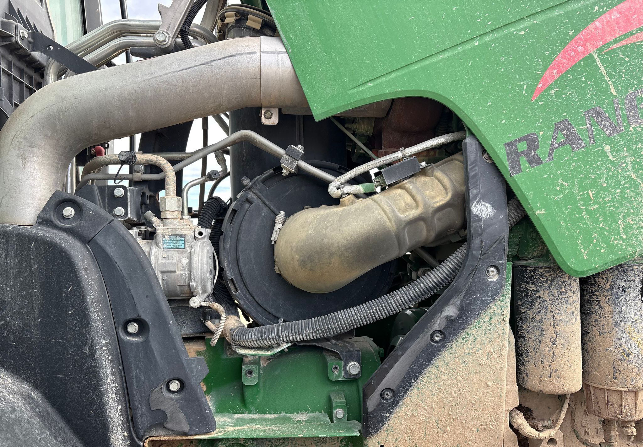 2019 John Deere 8245R - photo 1
