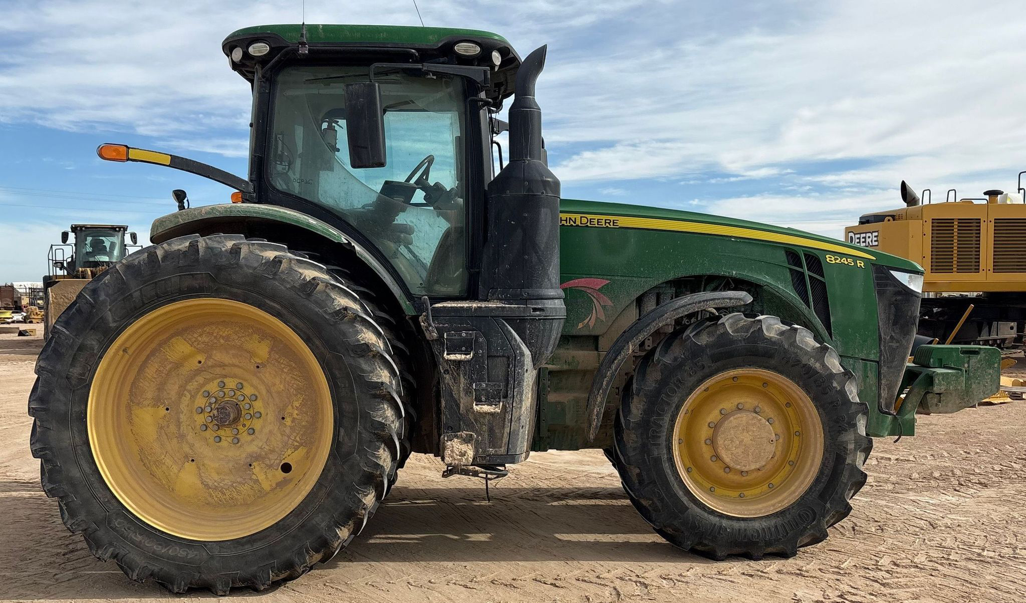 2019 John Deere 8245R - photo 1