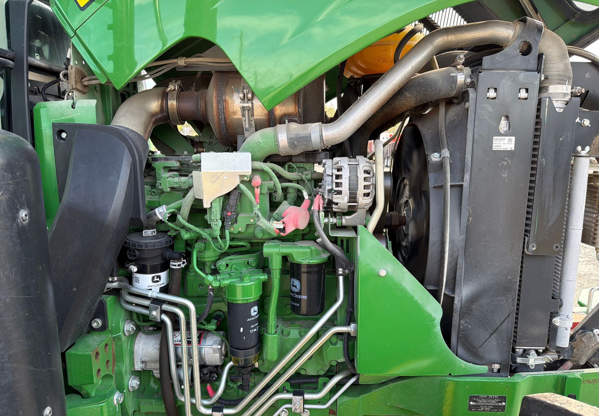 2022 John Deere 6105E - photo 1