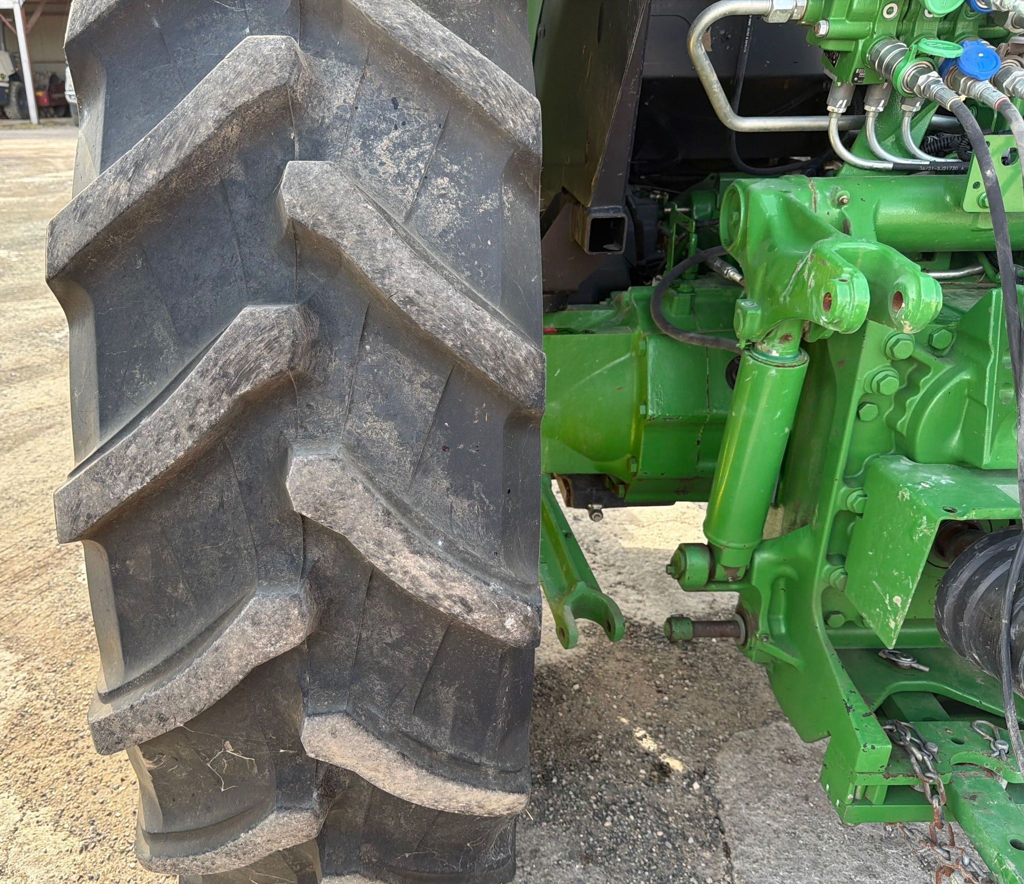 2022 John Deere 6105E - photo 1