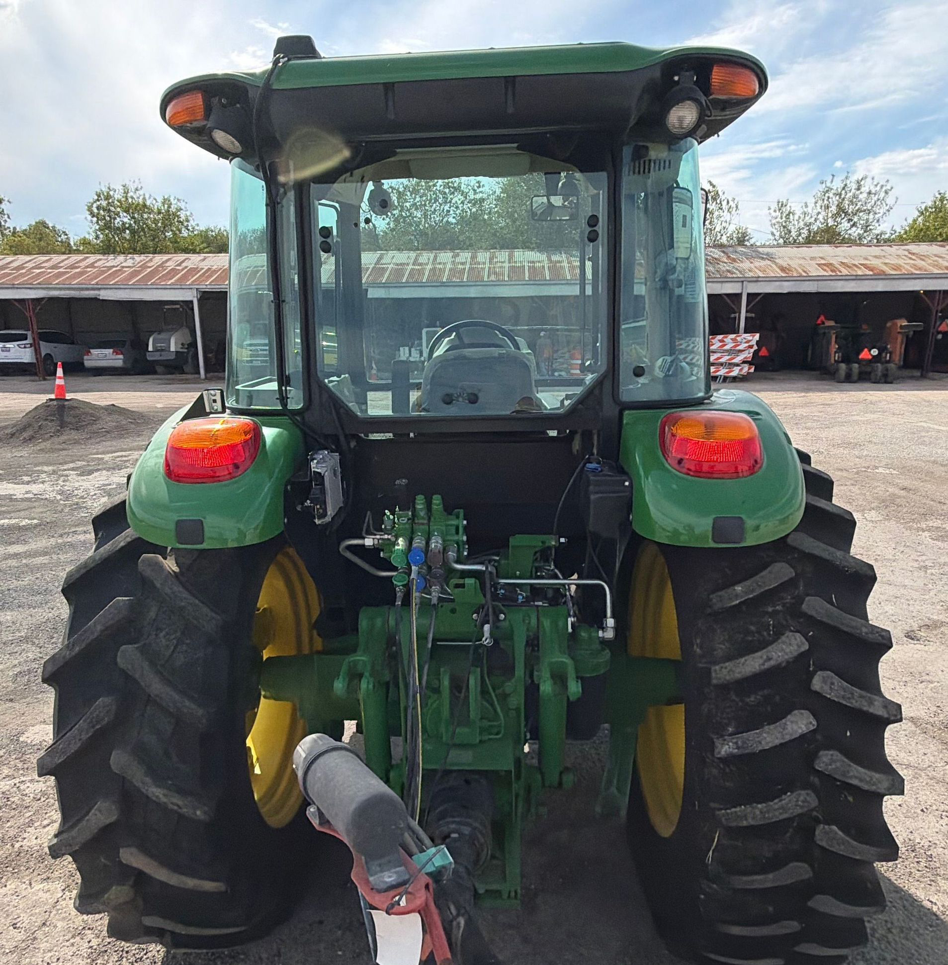 2022 John Deere 6105E - photo 1