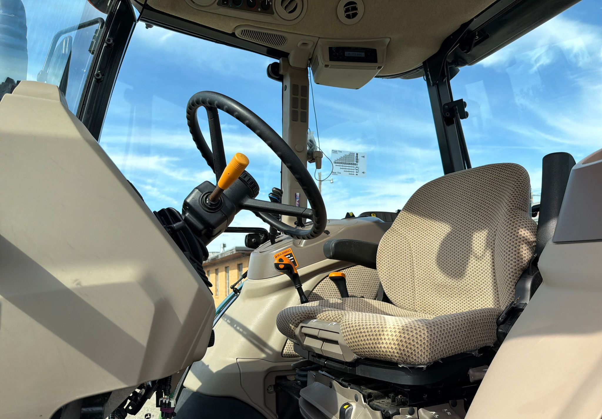 2022 John Deere 6105E - photo 1