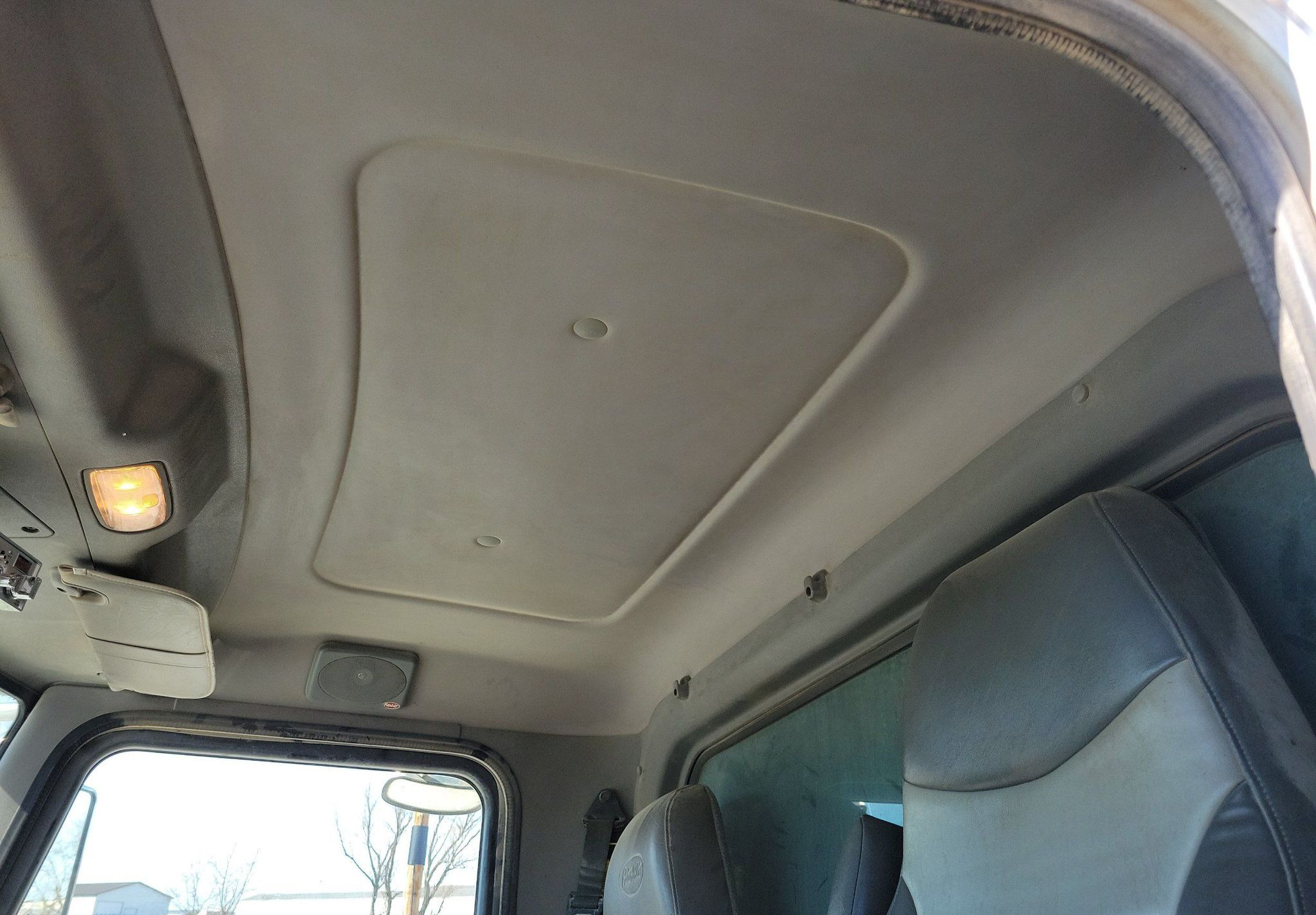 2014 Peterbilt 348 - photo 1