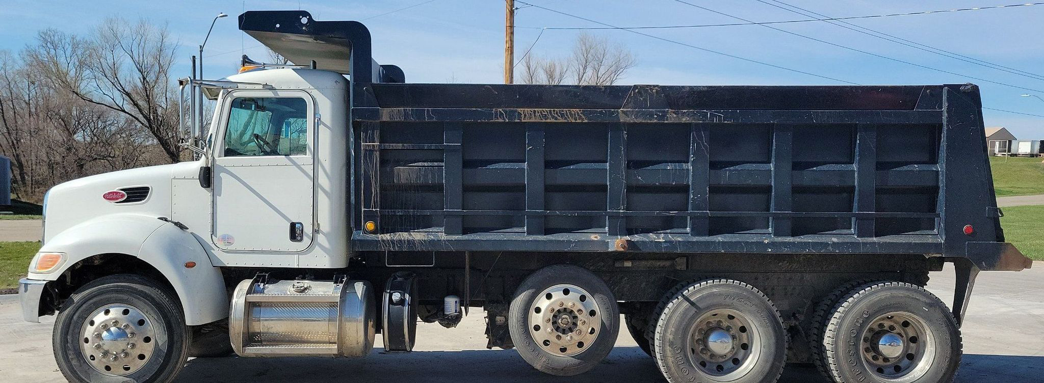 2014 Peterbilt 348 - photo 1