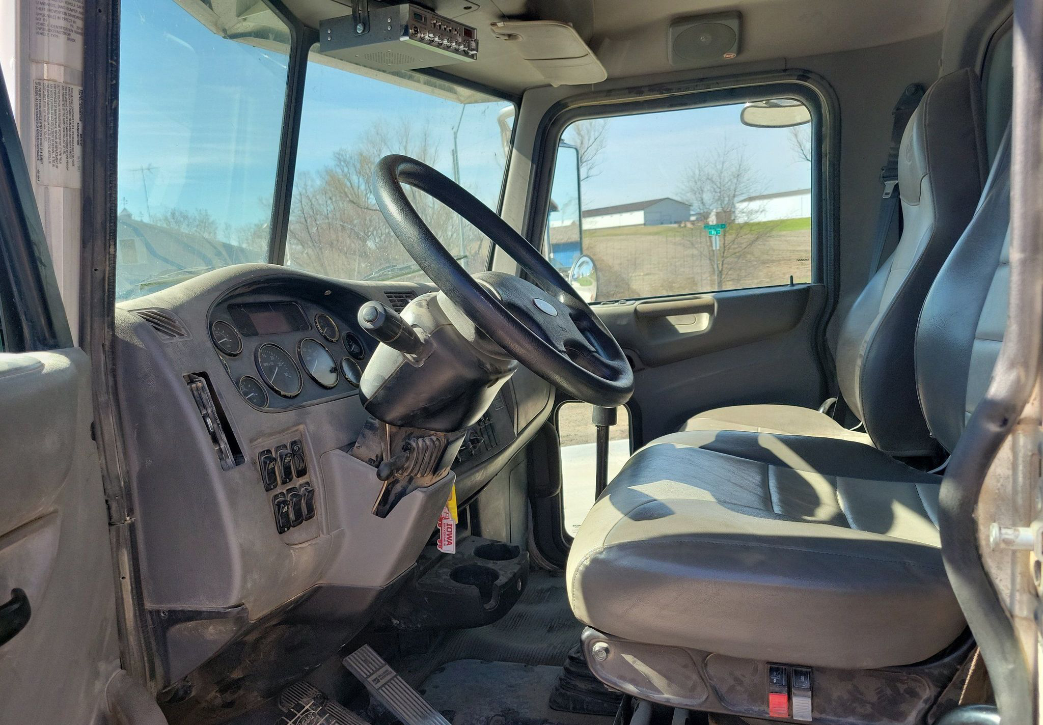 2014 Peterbilt 348 - photo 1