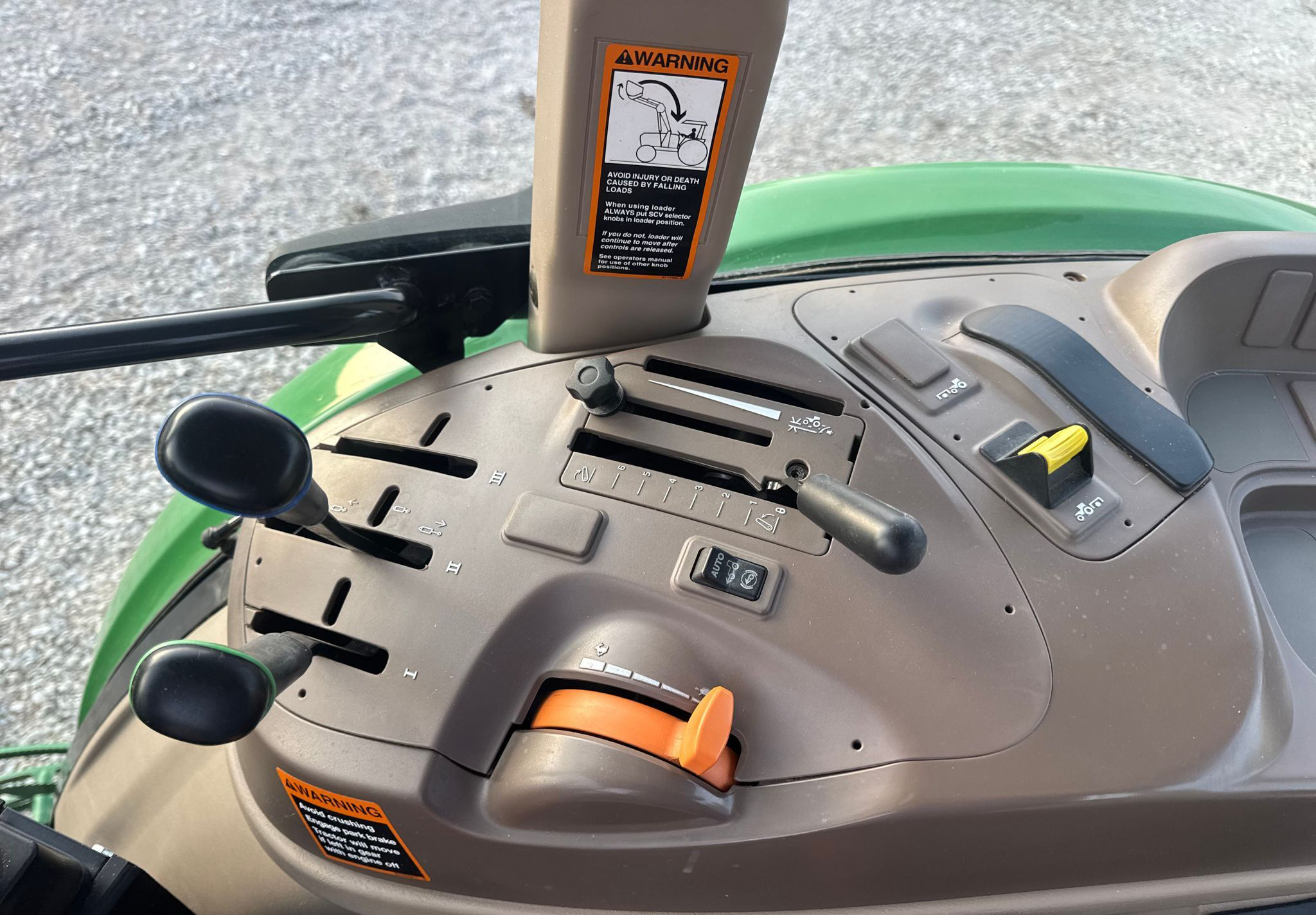 2019 John Deere 6105E - photo 1