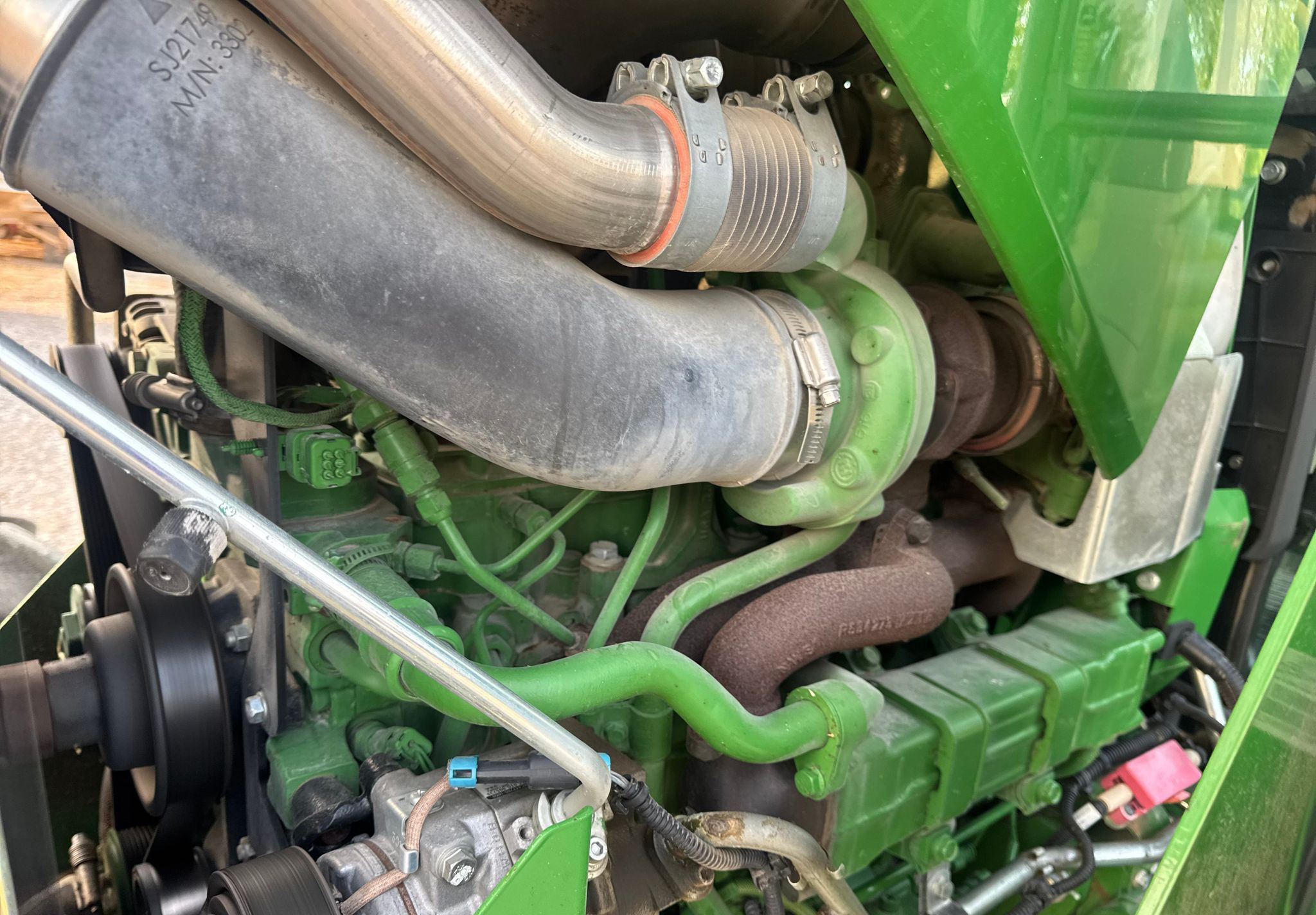 2019 John Deere 6105E - photo 1