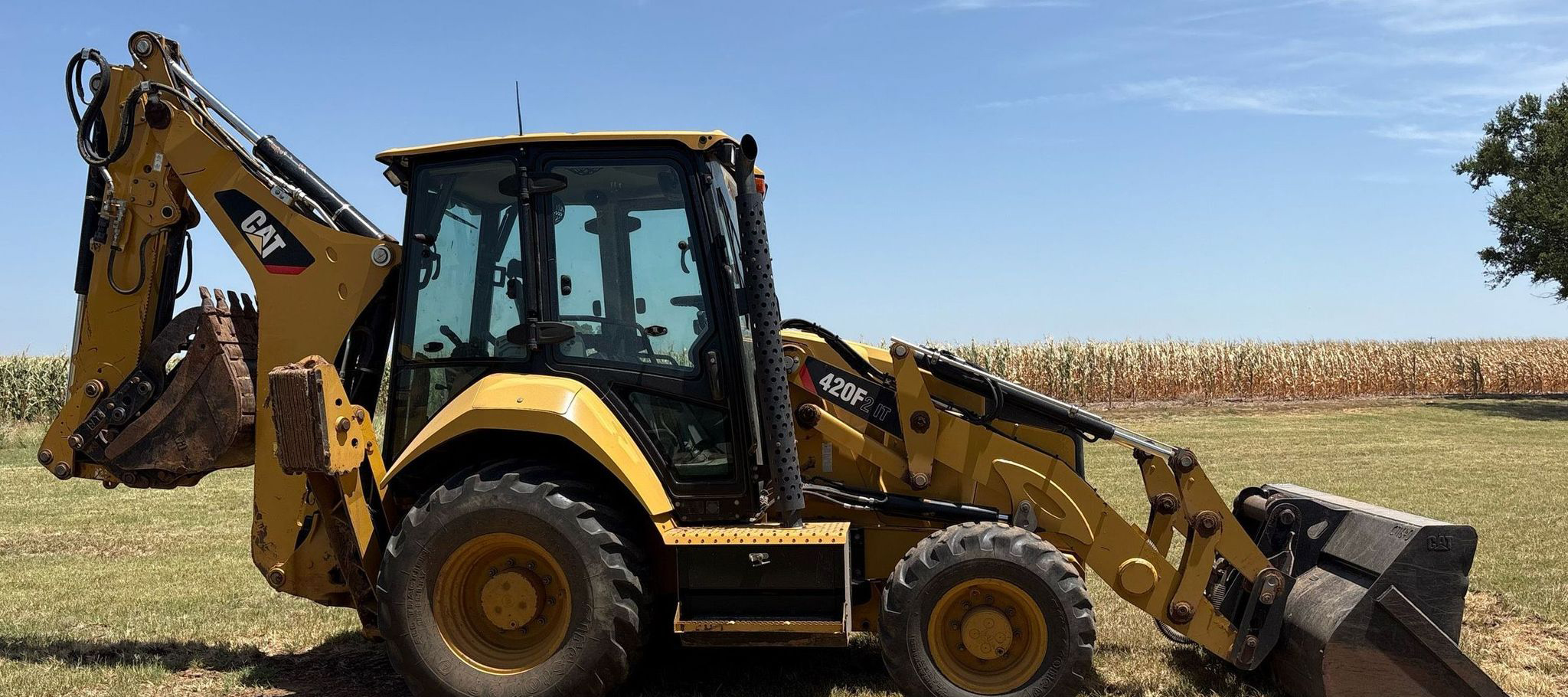 2016 Caterpillar 420F2 IT - photo 1