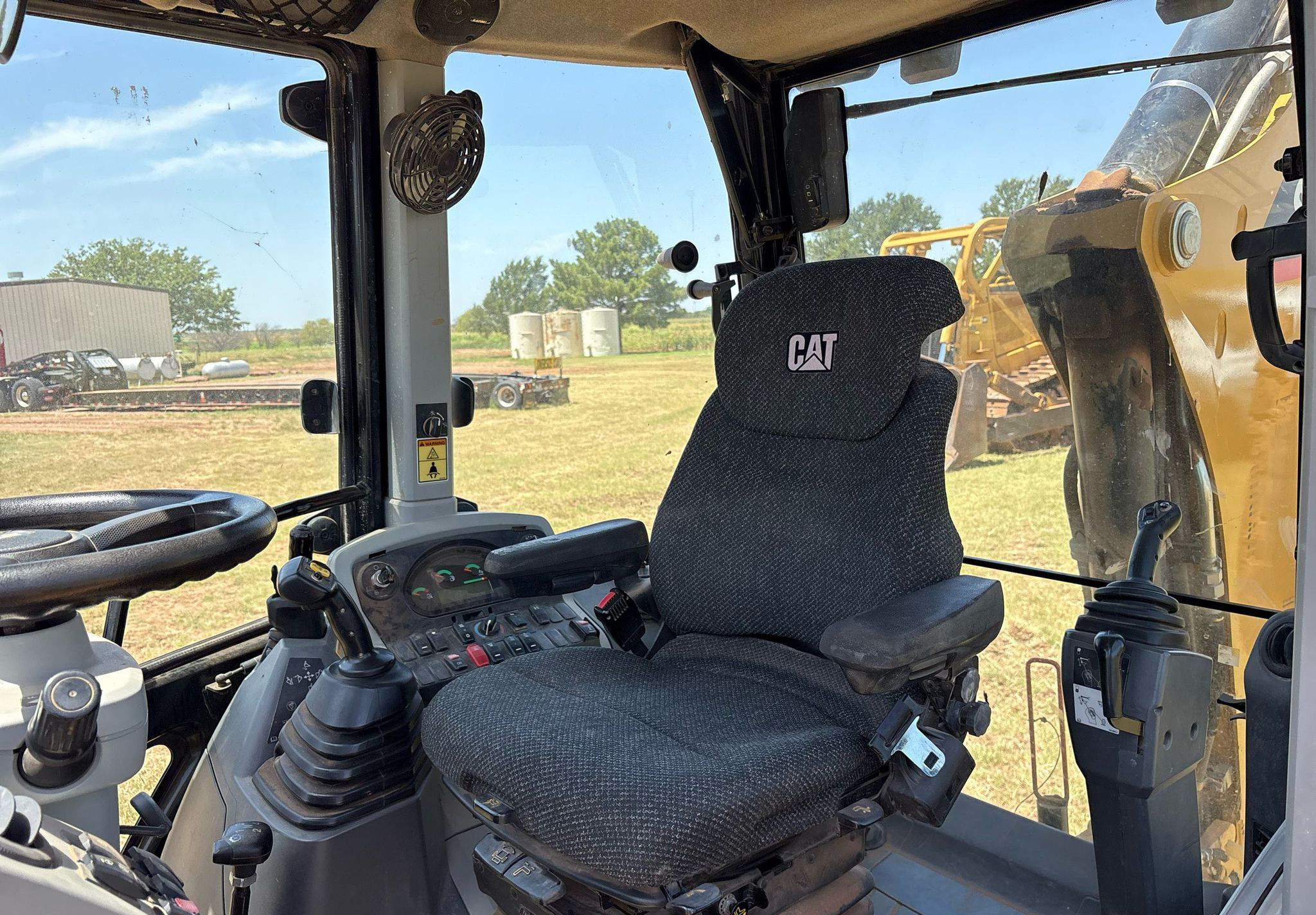 2016 Caterpillar 420F2 IT - photo 1