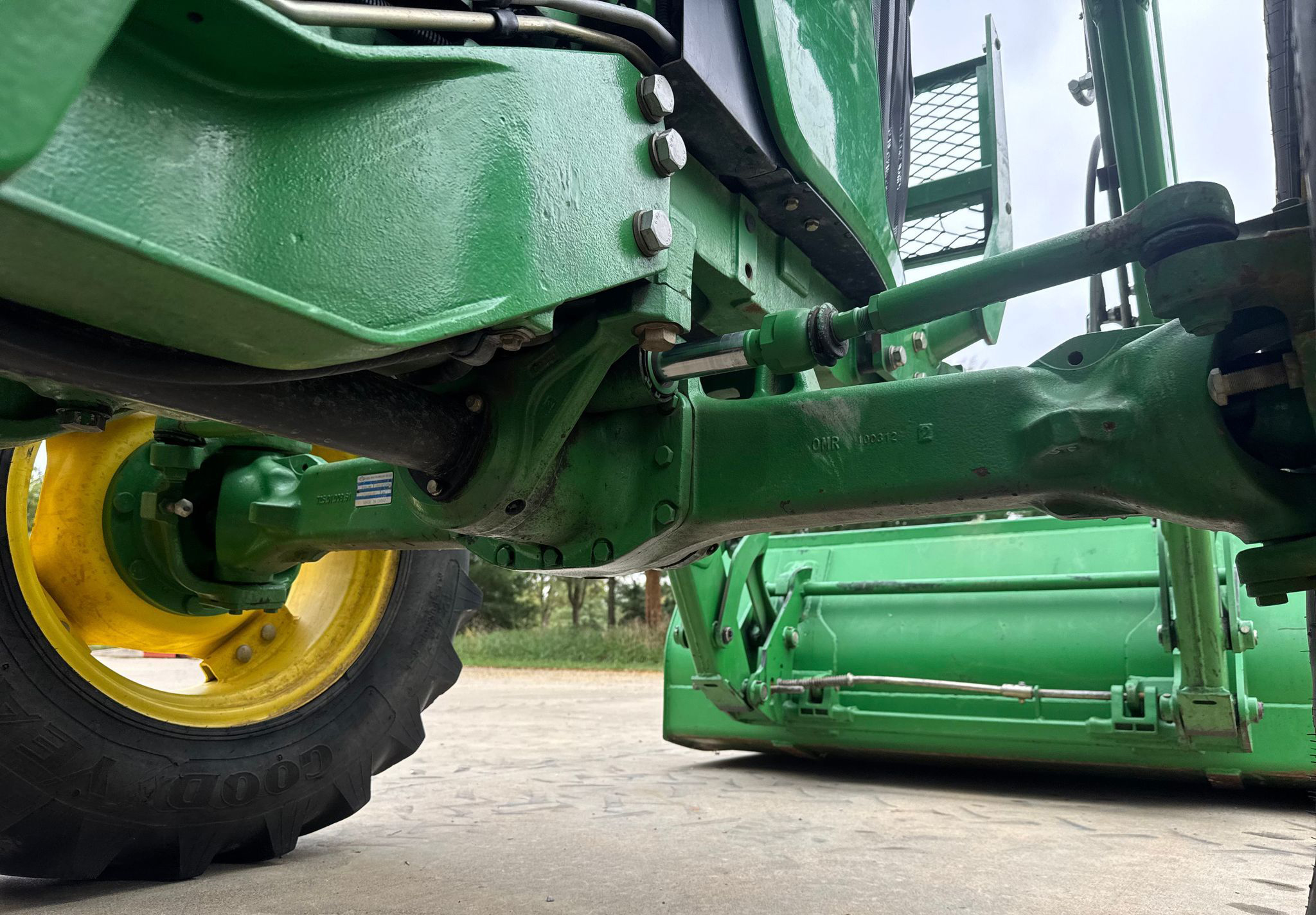2010 John Deere 5085M - photo 1