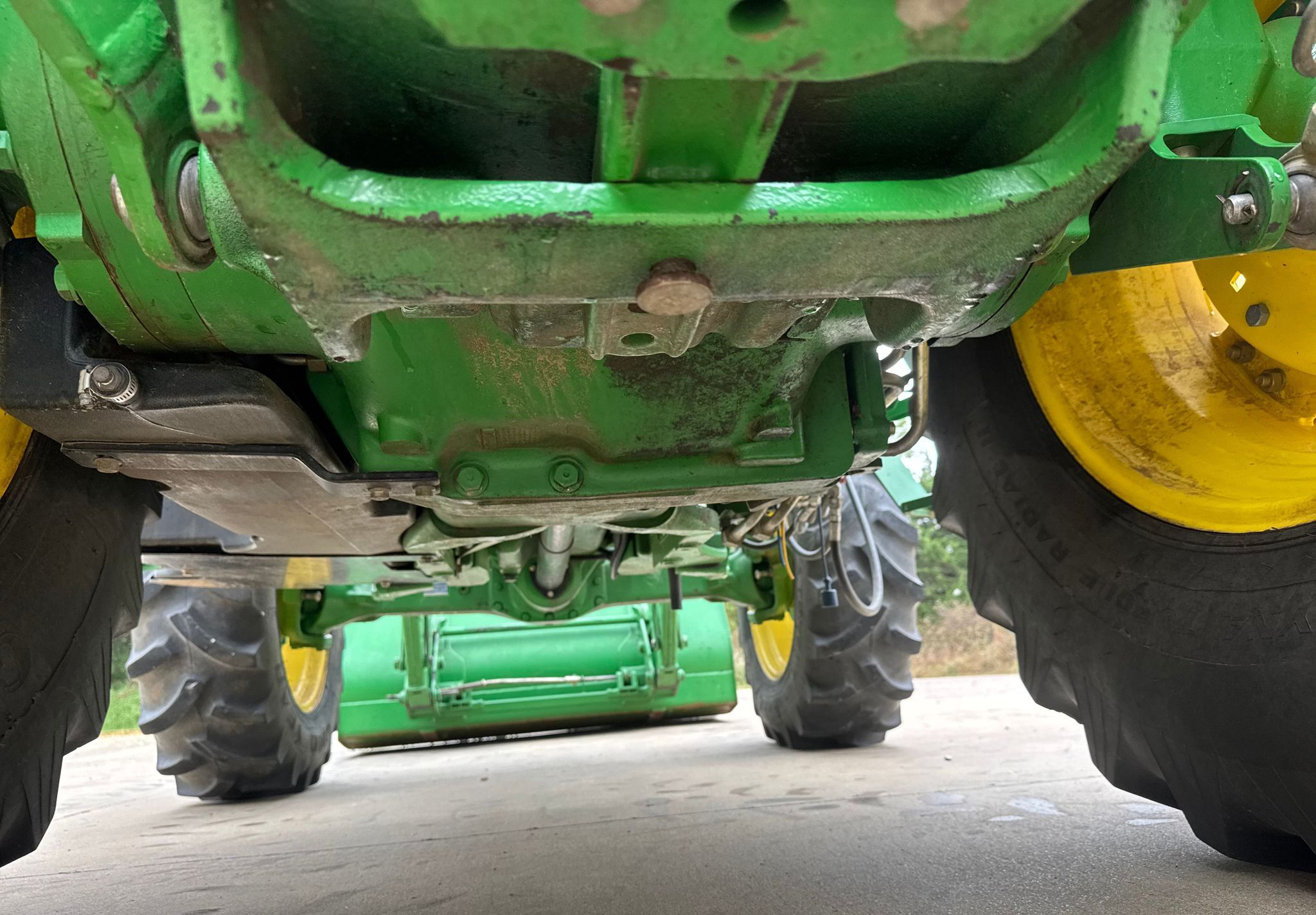 2010 John Deere 5085M - photo 1