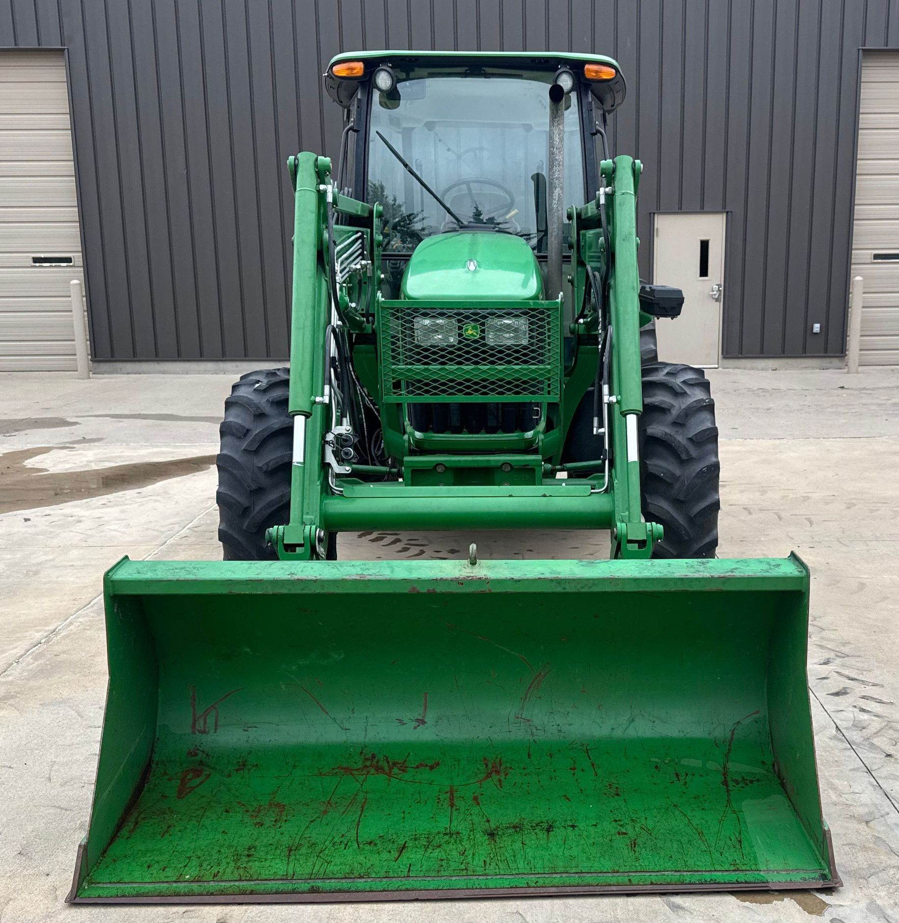 2010 John Deere 5085M - photo 1