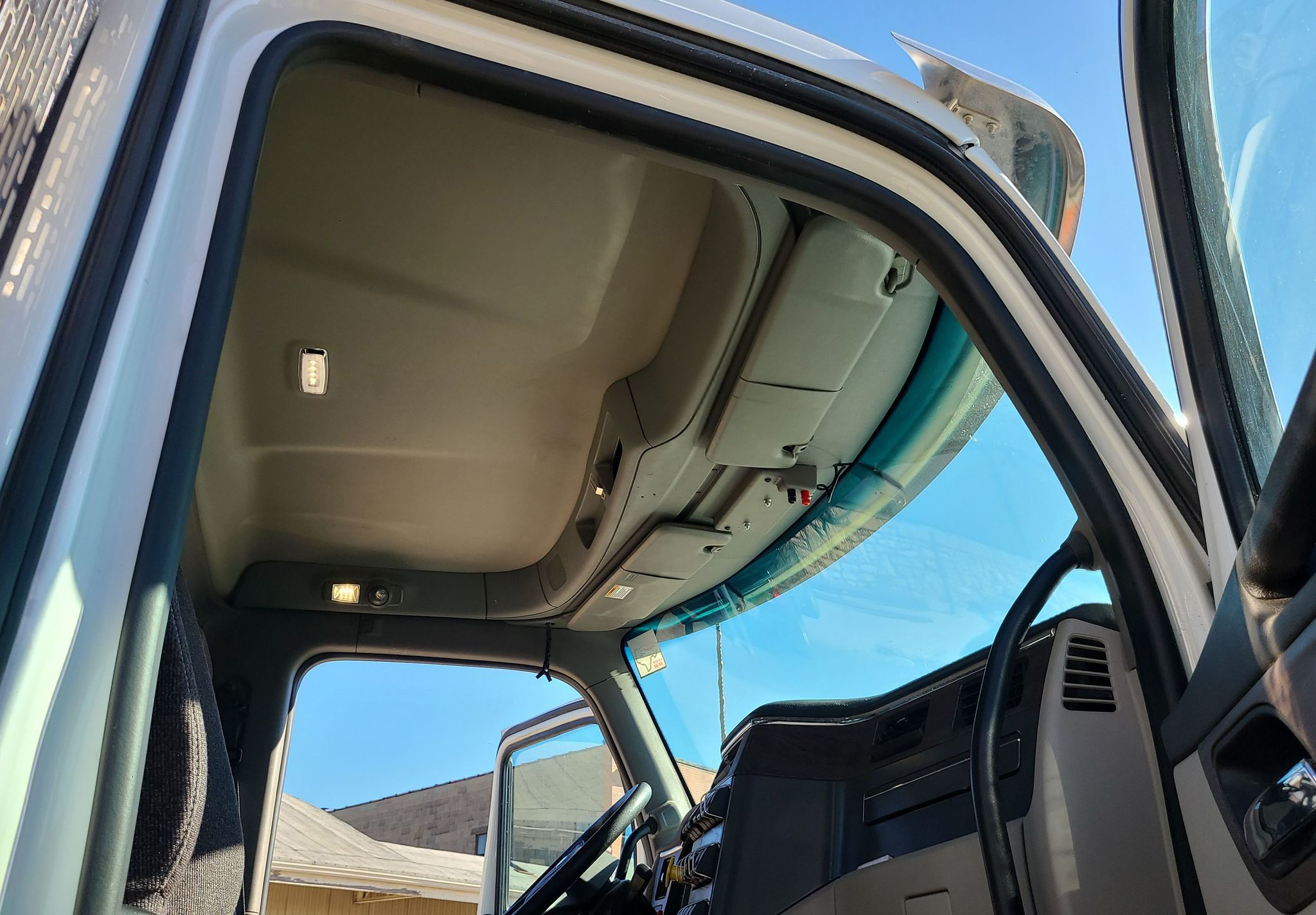 2023 Peterbilt 567 - photo 1