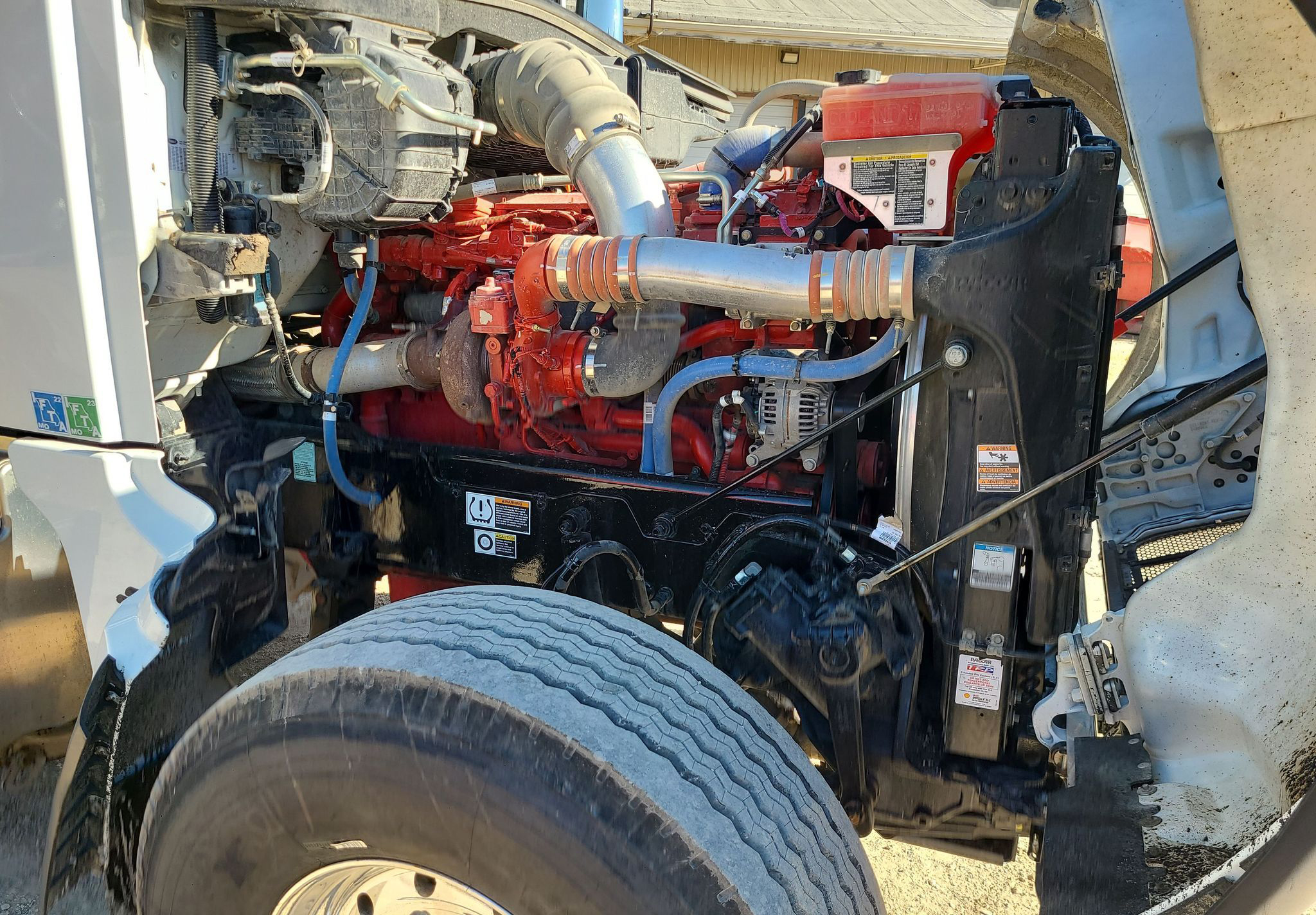 2023 Peterbilt 567 - photo 1