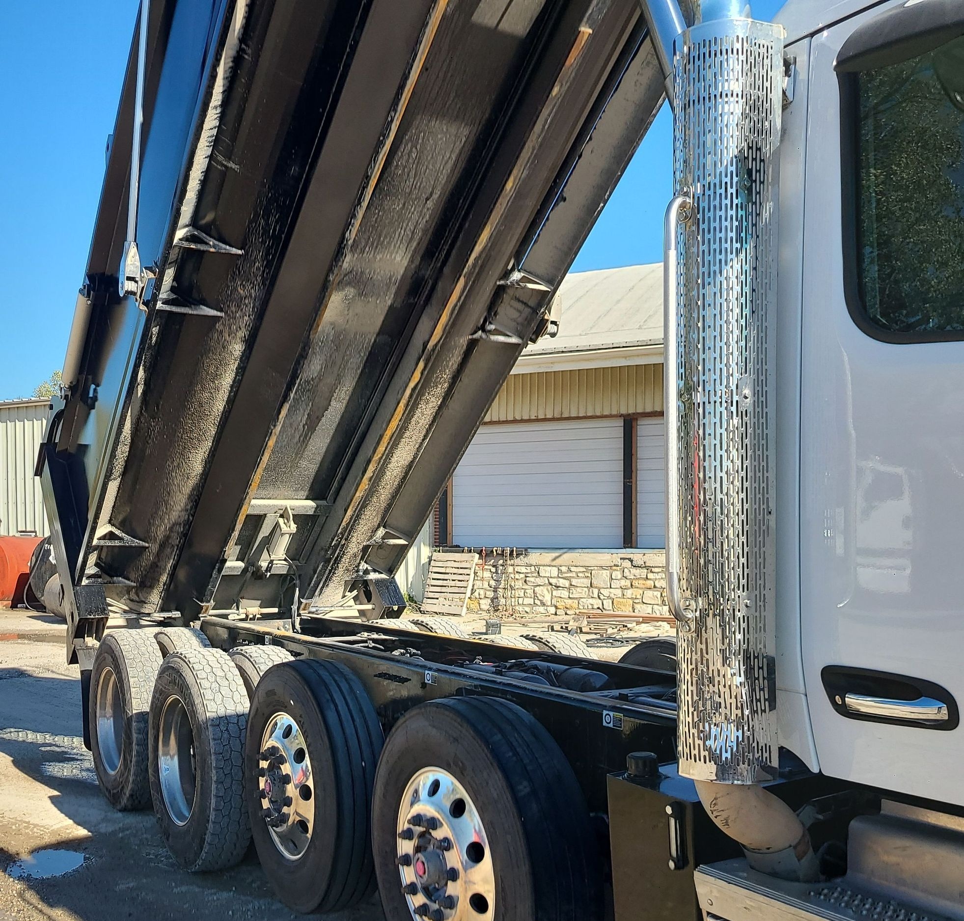 2023 Peterbilt 567 - photo 1